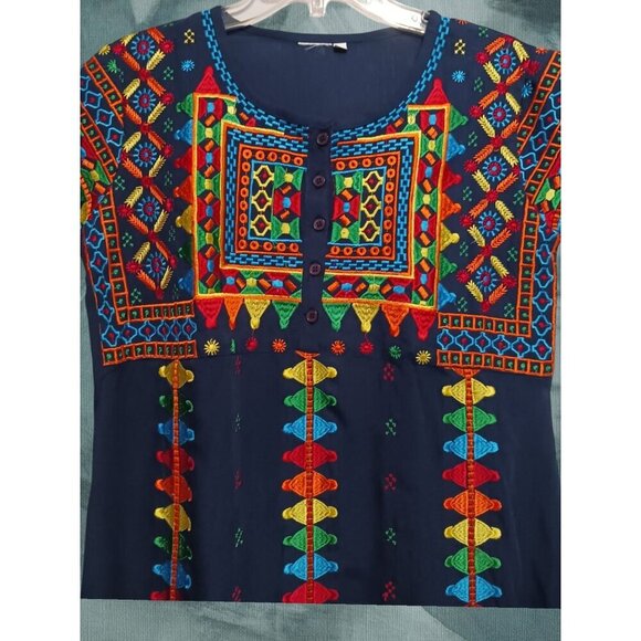 Colorful Embroidered Short Sleeve Dress With Multicolor Designs Size Small - Picture 2 of 7